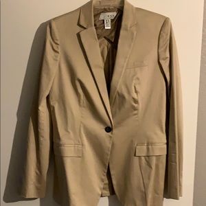 Women’s tan blazer